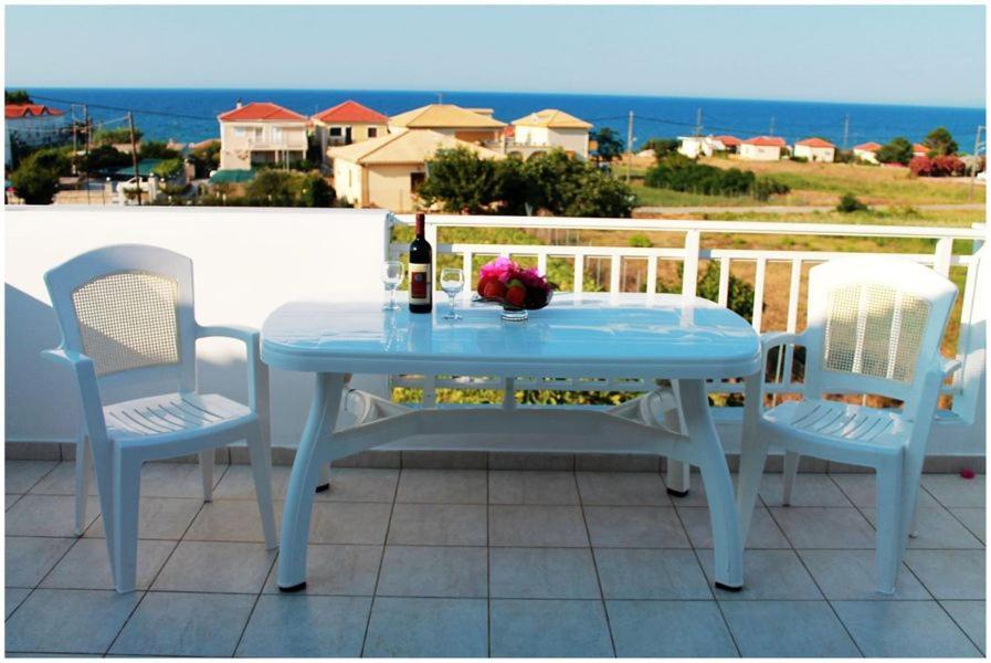 Retreat Apartments In Drosia - Apartment For 3 Makris Gialos  Buitenkant foto