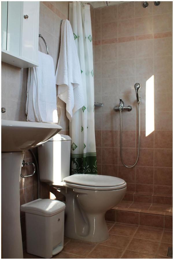 Retreat Apartments In Drosia - Apartment For 3 Makris Gialos  Buitenkant foto