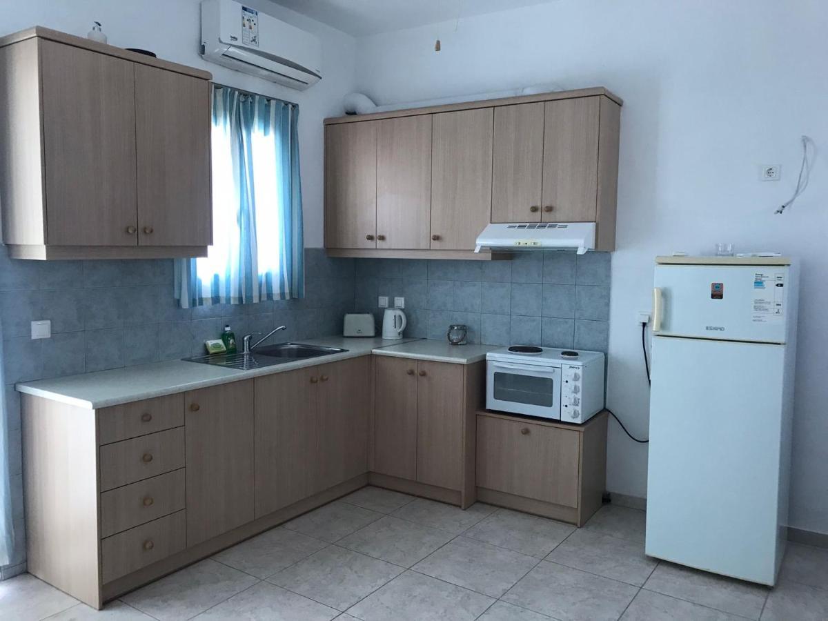 Retreat Apartments In Drosia - Apartment For 3 Makris Gialos  Buitenkant foto